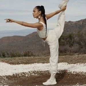 Athleta X Alicia Keys Jogger Set Cream Aurora Tank & Utility Pant Size XL / 10